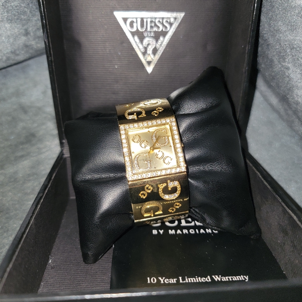 Nib Guess By Marciano Womens Watch G Logo Swarovski Stones 35$